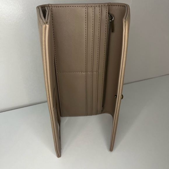 🤎 Universal Thread Slim Wallet 🤎 - Picture 2 of 3